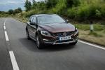 Volvo V60 D3 Cross Country 2015 года (UK)